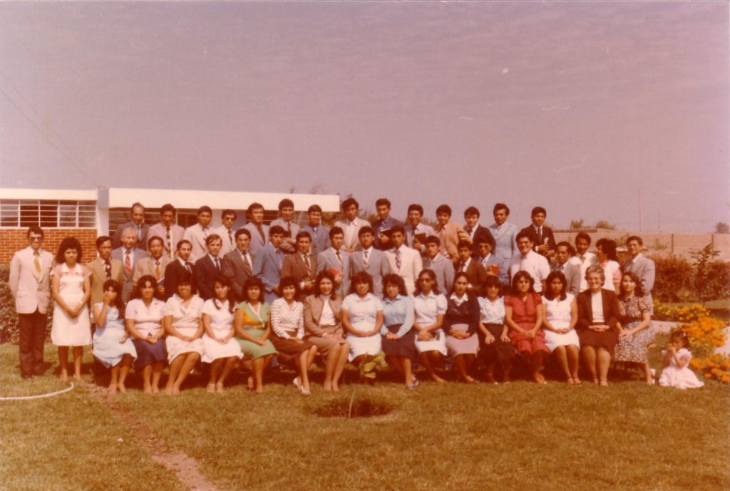 Comunidad del Seminario reunida en el campus